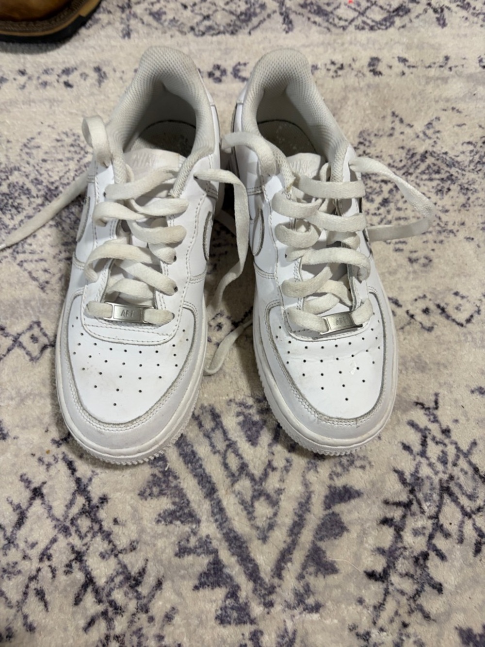 Classic Nike Air Force 1 White Kids Low-Top Sneakers